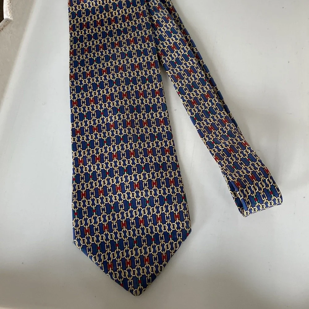 Brooks Brothers Makers Silk Navy Blue Gold Link Tie. Made in USA